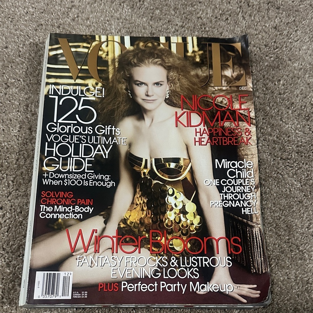 Vogue 2006 December Magazine
